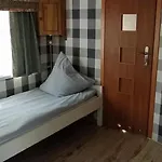 4u W Domku Holenderskim In Tinyhouse مكان تخييم ازغوجالتس