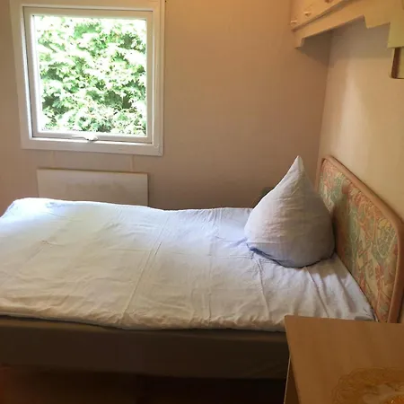 4u W Domku Holenderskim In Tinyhouse مكان تخييم ازغوجالتس