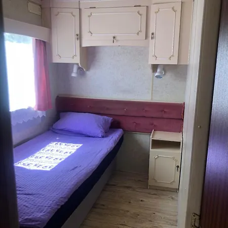 Campsite 4u W Domku Holenderskim In Tinyhouse *