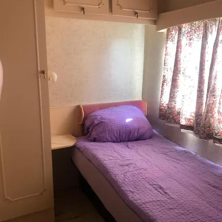 4u W Domku Holenderskim In Tinyhouse مكان تخييم ازغوجالتس